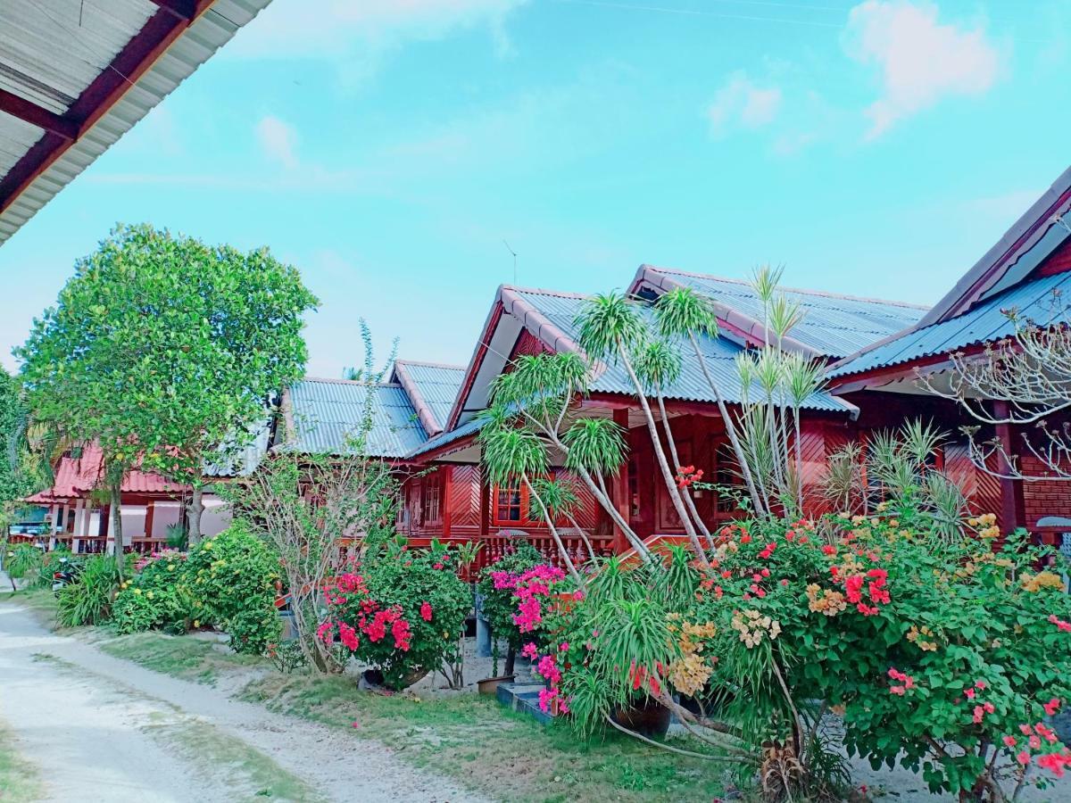 Silver Beach Bungalow Haad Yao Exterior foto